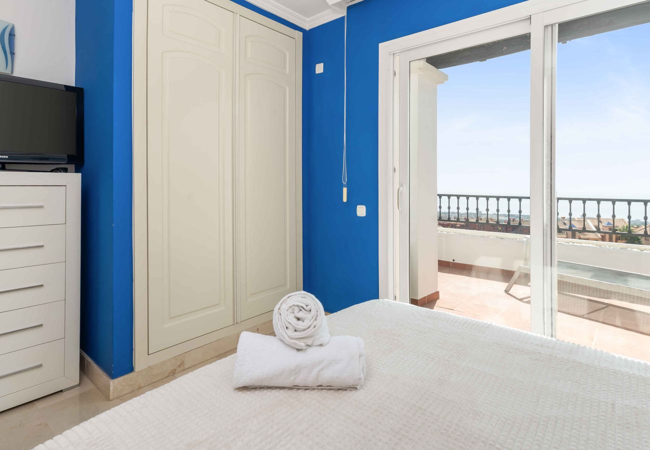 Apartment in Mijas Costa - Magical Sea and Mountain Views with Pool, close to Local Restaurants, Shop, Padel and Golf