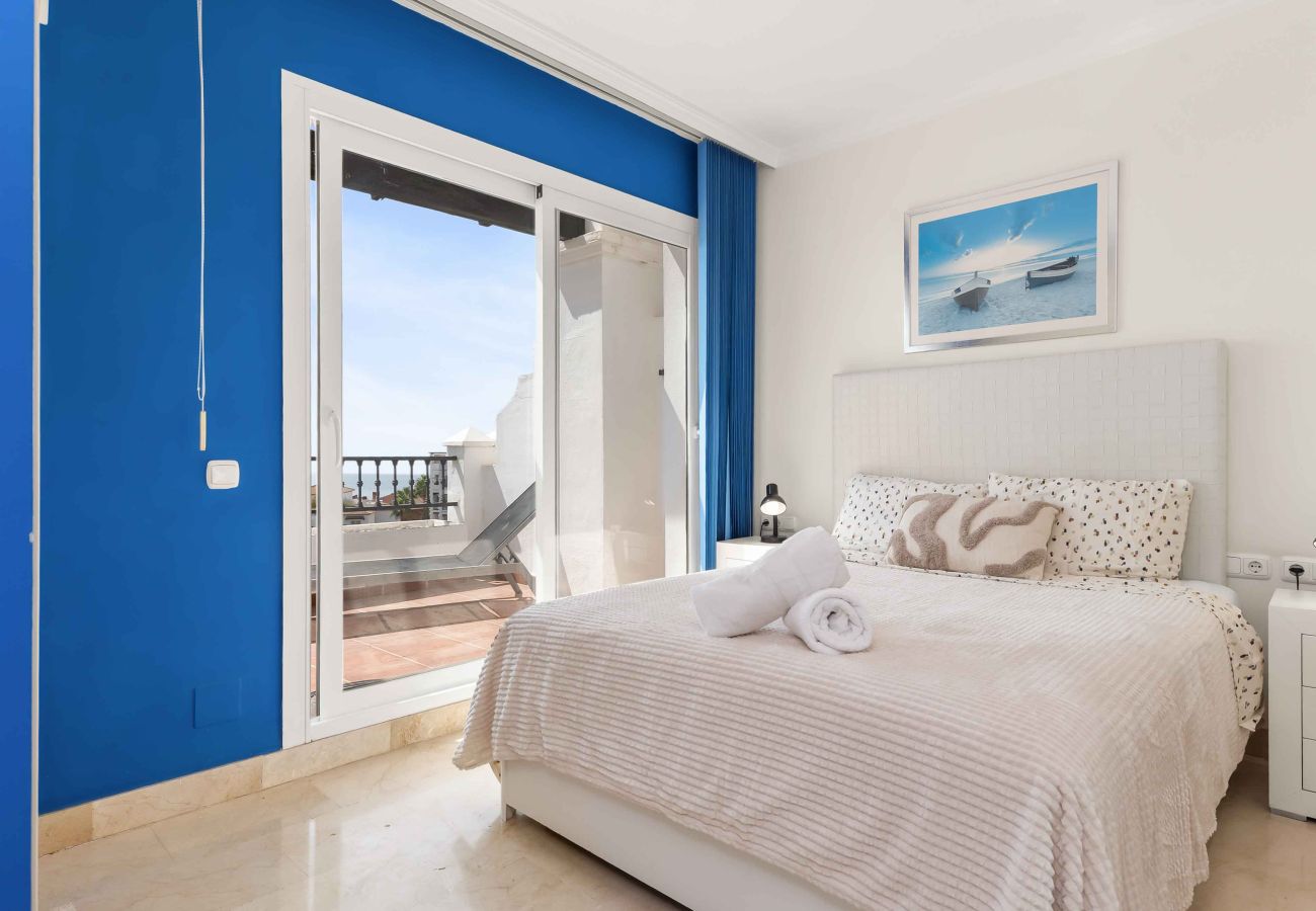 Apartment in Mijas Costa - Magical Sea and Mountain Views with Pool, close to Local Restaurants, Shop, Padel and Golf
