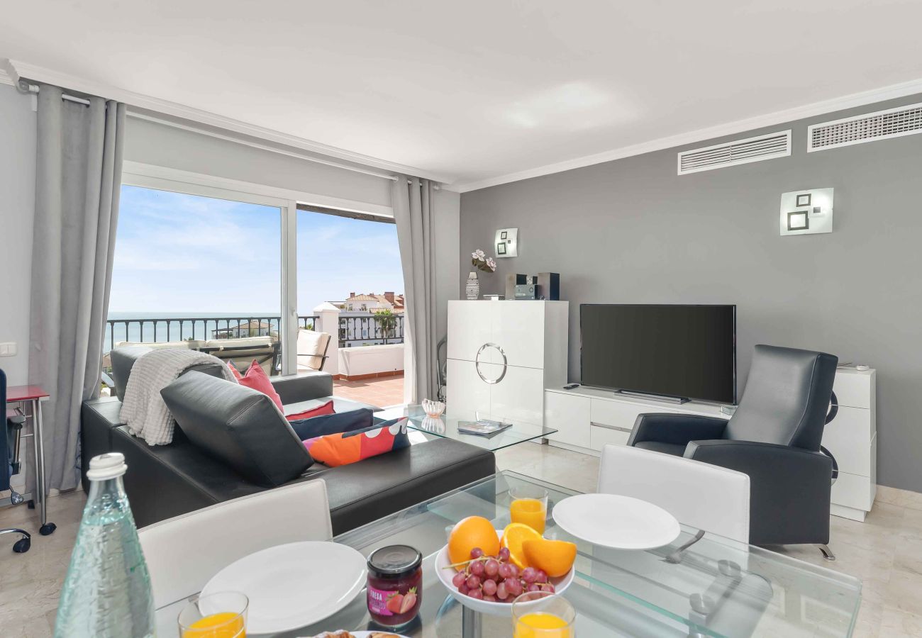 Apartment in Mijas Costa - Magical Sea and Mountain Views with Pool, close to Local Restaurants, Shop, Padel and Golf