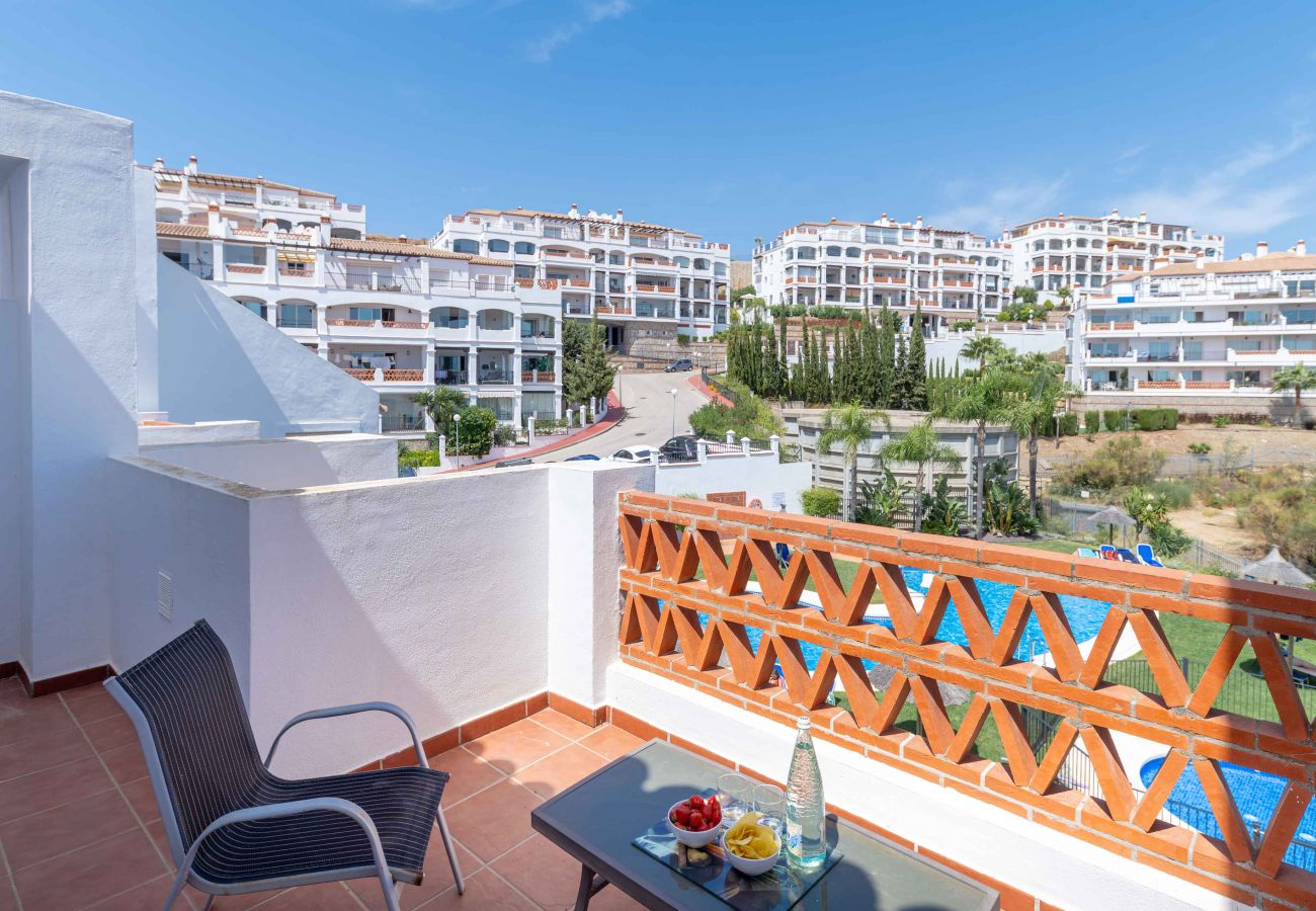 Apartment in Mijas Costa - Magical Sea and Mountain Views with Pool, close to Local Restaurants, Shop, Padel and Golf